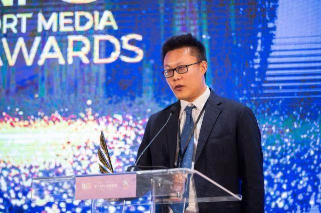 体育平台-【早报】翻过那座山！郑钦文生涯首胜萨巴伦卡！