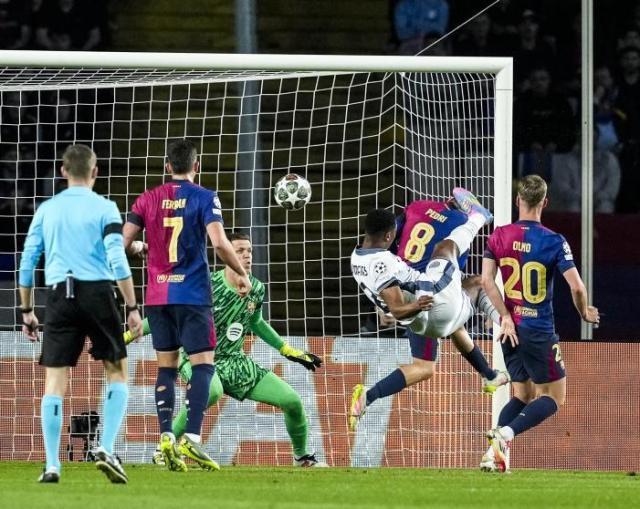 巴萨一大弱点被国际米兰捅穿，如此防守能走多远？