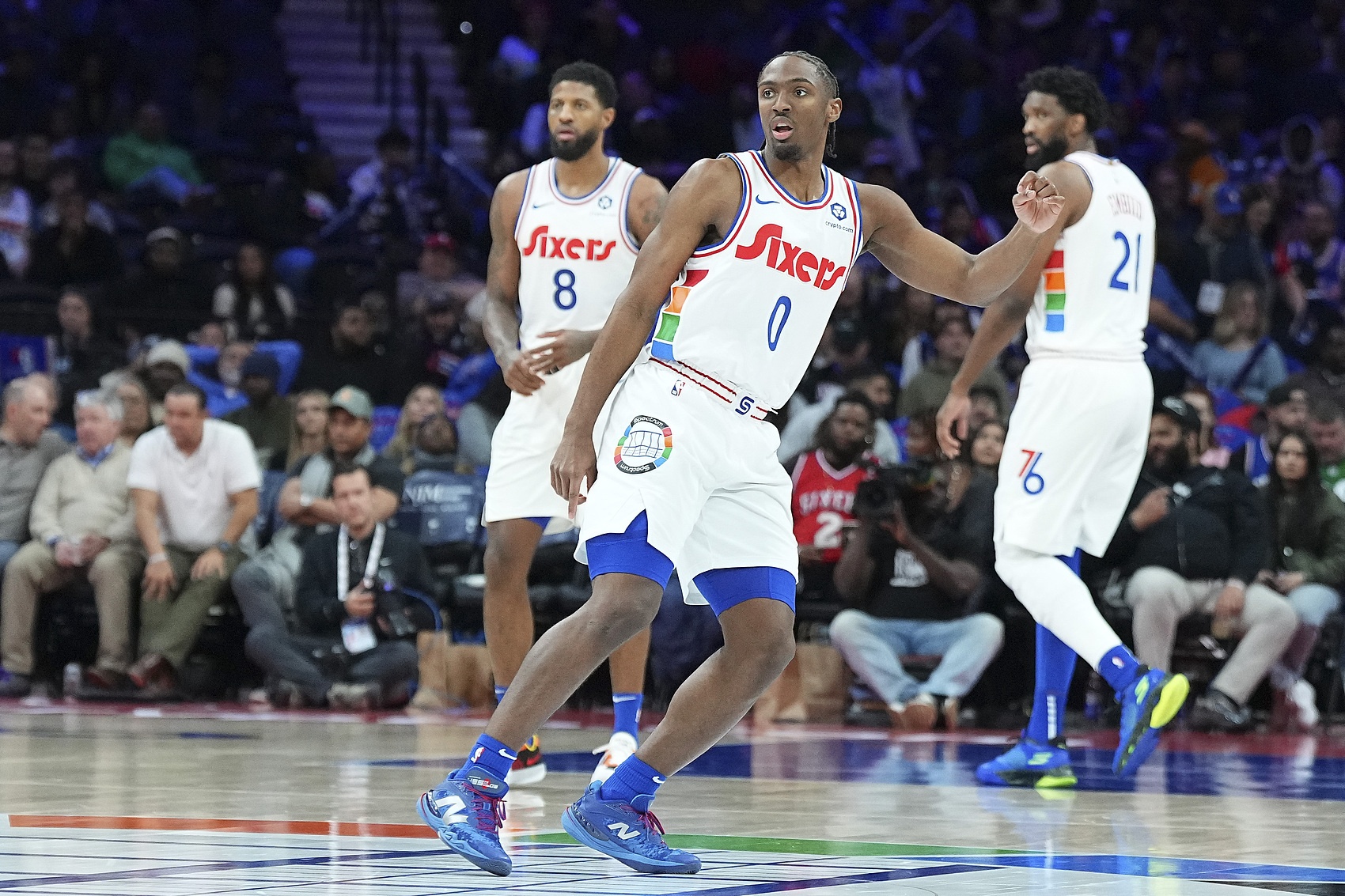 记者：恩比德赛季首次扣篮 若健康开启季后赛 76人在东部不可忽视